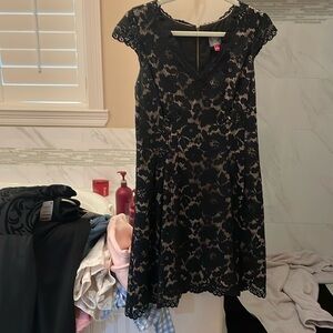 Vince Camuto lace dress. Size 8